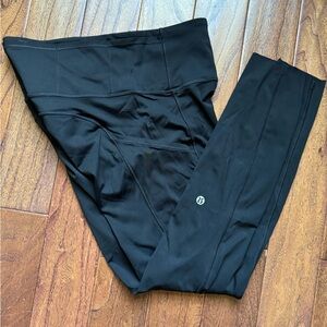 Lululemon black legging with pockets